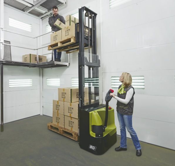 Nuevos apiladores eléctricos de Clark