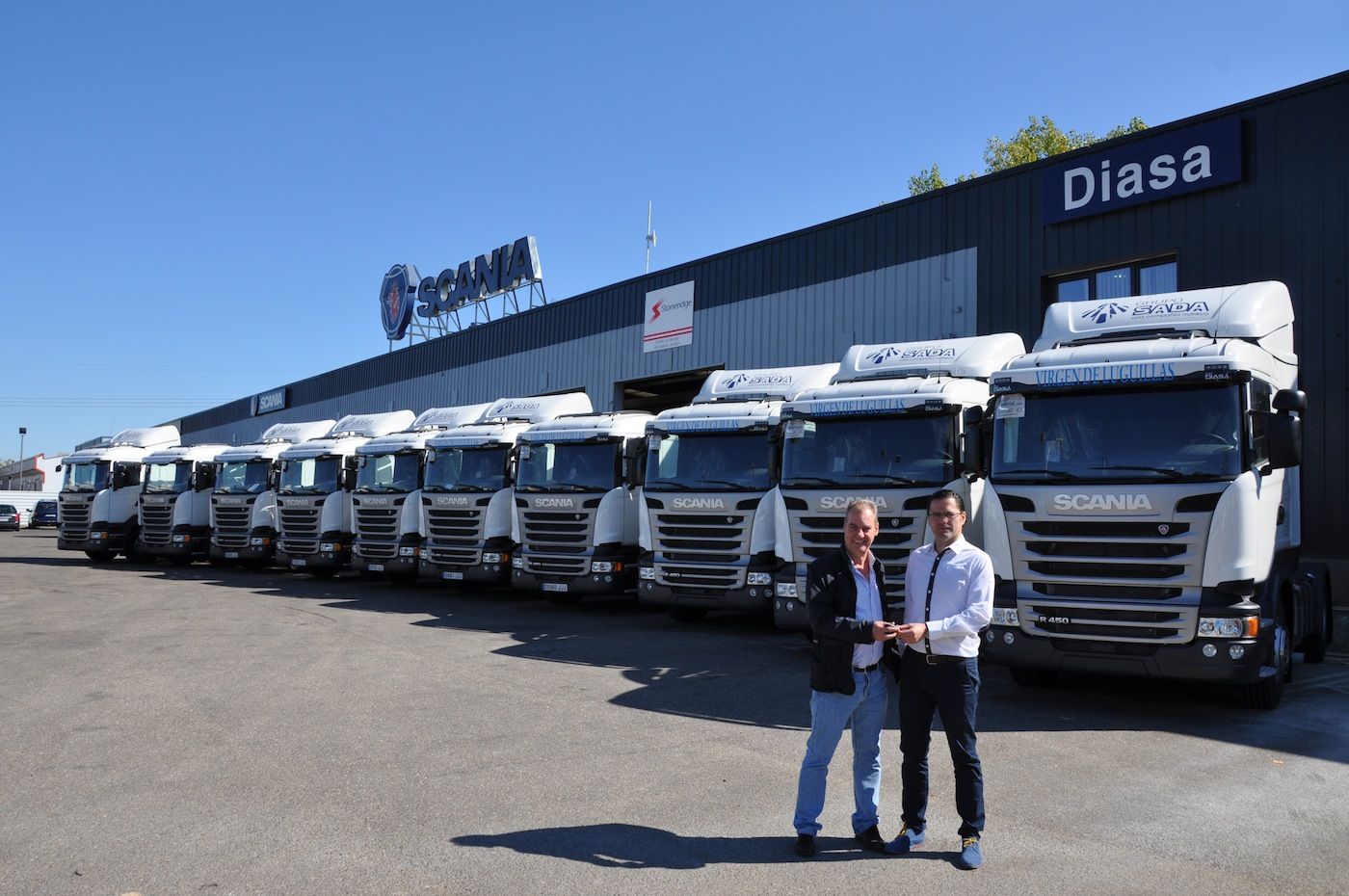 Entrega a Transportes Avícolas Manso de los nuevos camiones Scania