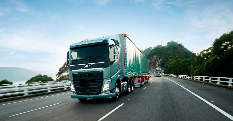 Volvo Trucks presenta su experiencia en el transporte de 60 toneladas