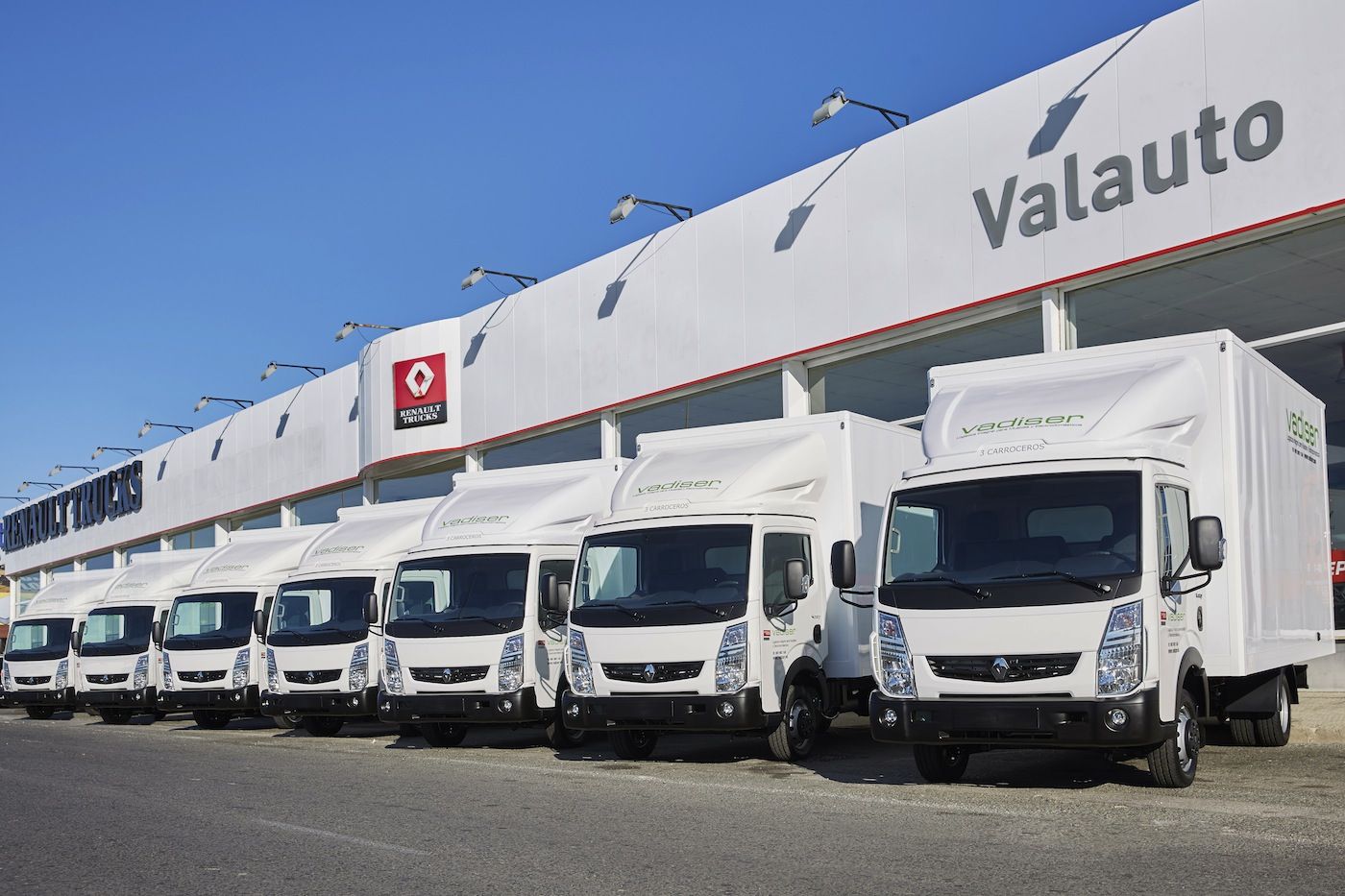 Vadiser renueva 30 Maxity de Renault Trucks