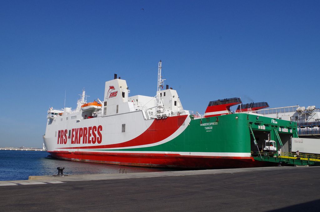 Descarga de transporte ro-ro de FRS en Tanger Med