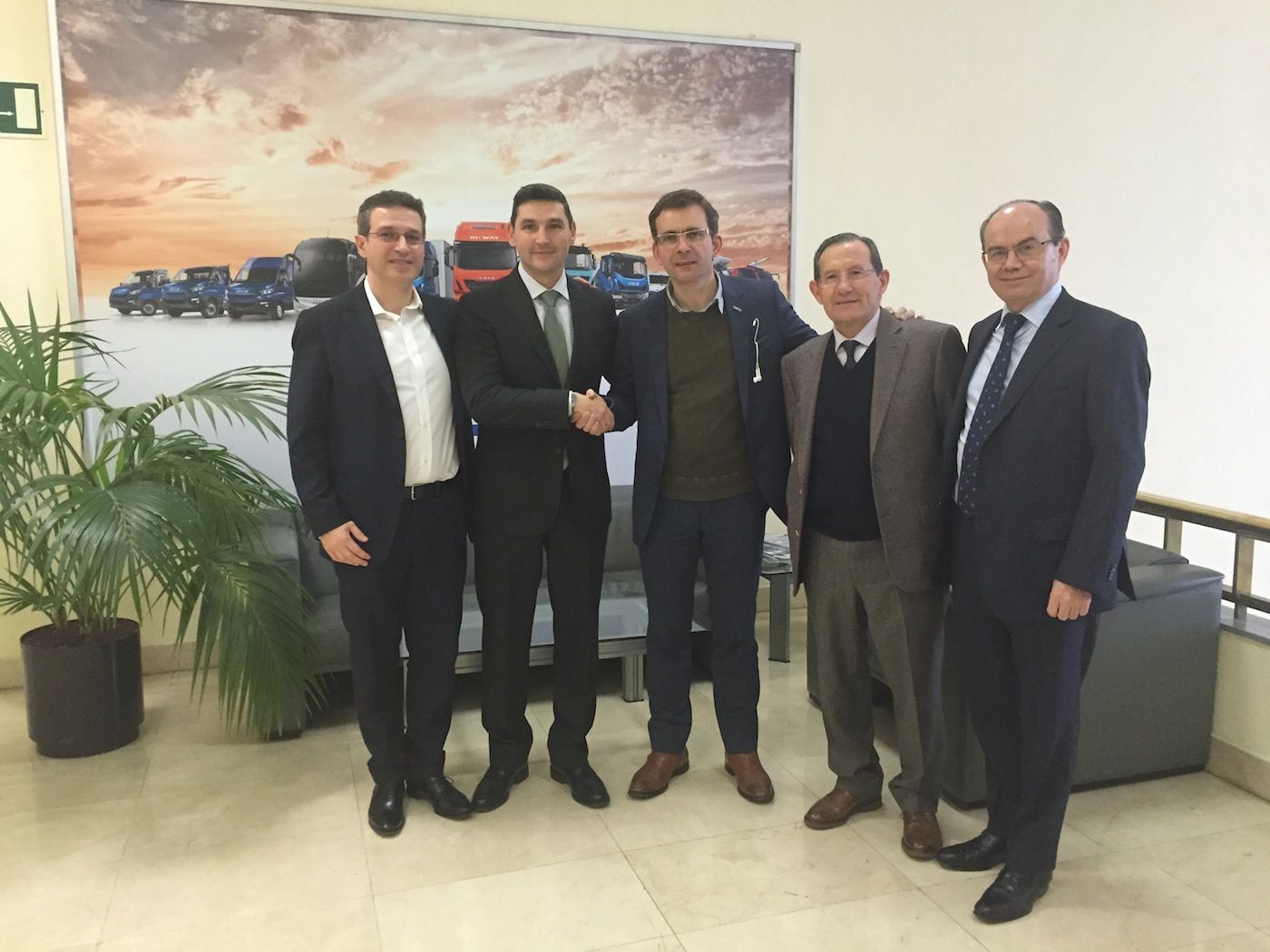 Iveco renueva su colaboracion con los concesionarios Gines Huertas Industriales y Martinauto