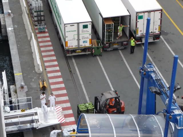 Camiones en el puerto de Genova