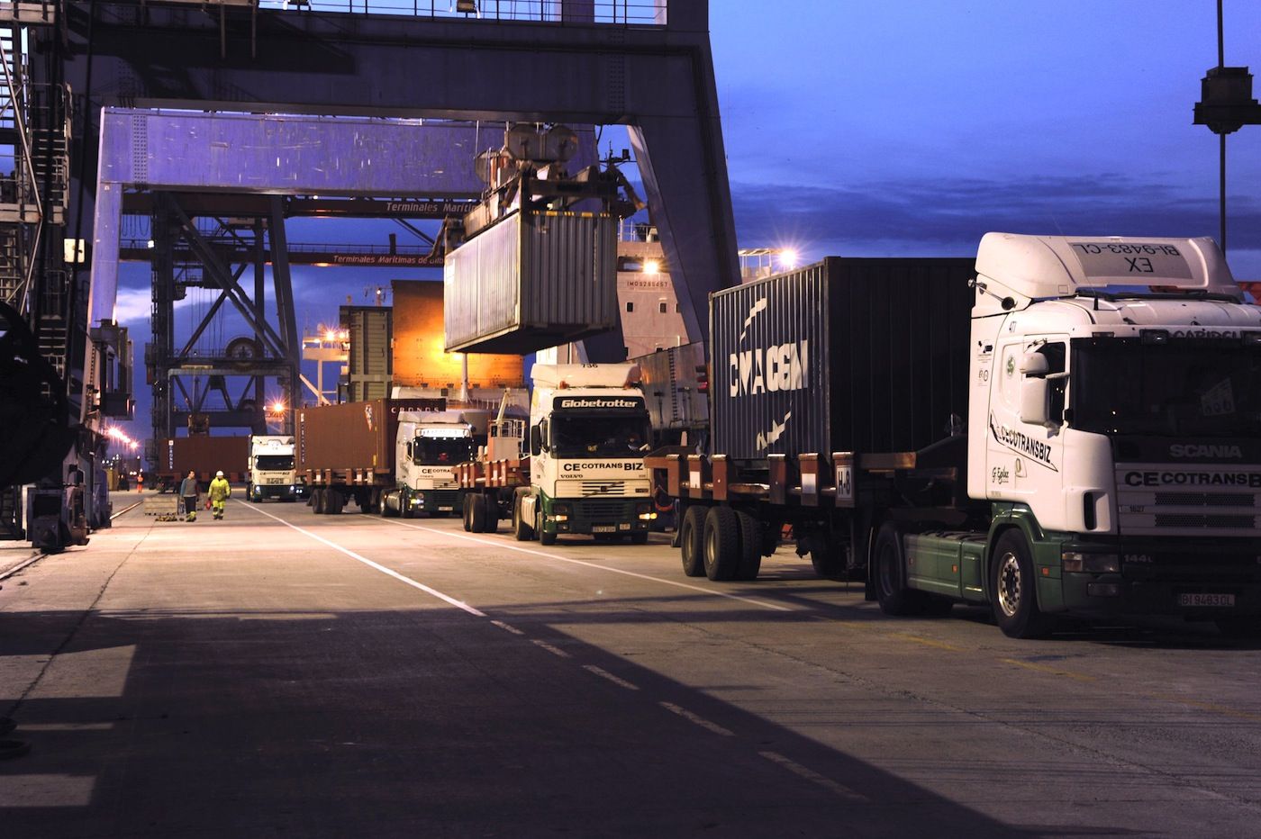 camiones en puerto Bilbao
