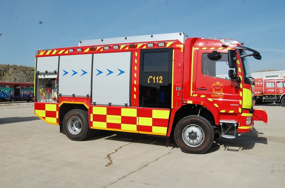 el-cuerpo-de-bomberos-de-madrid-renueva-flota-con-mercedes