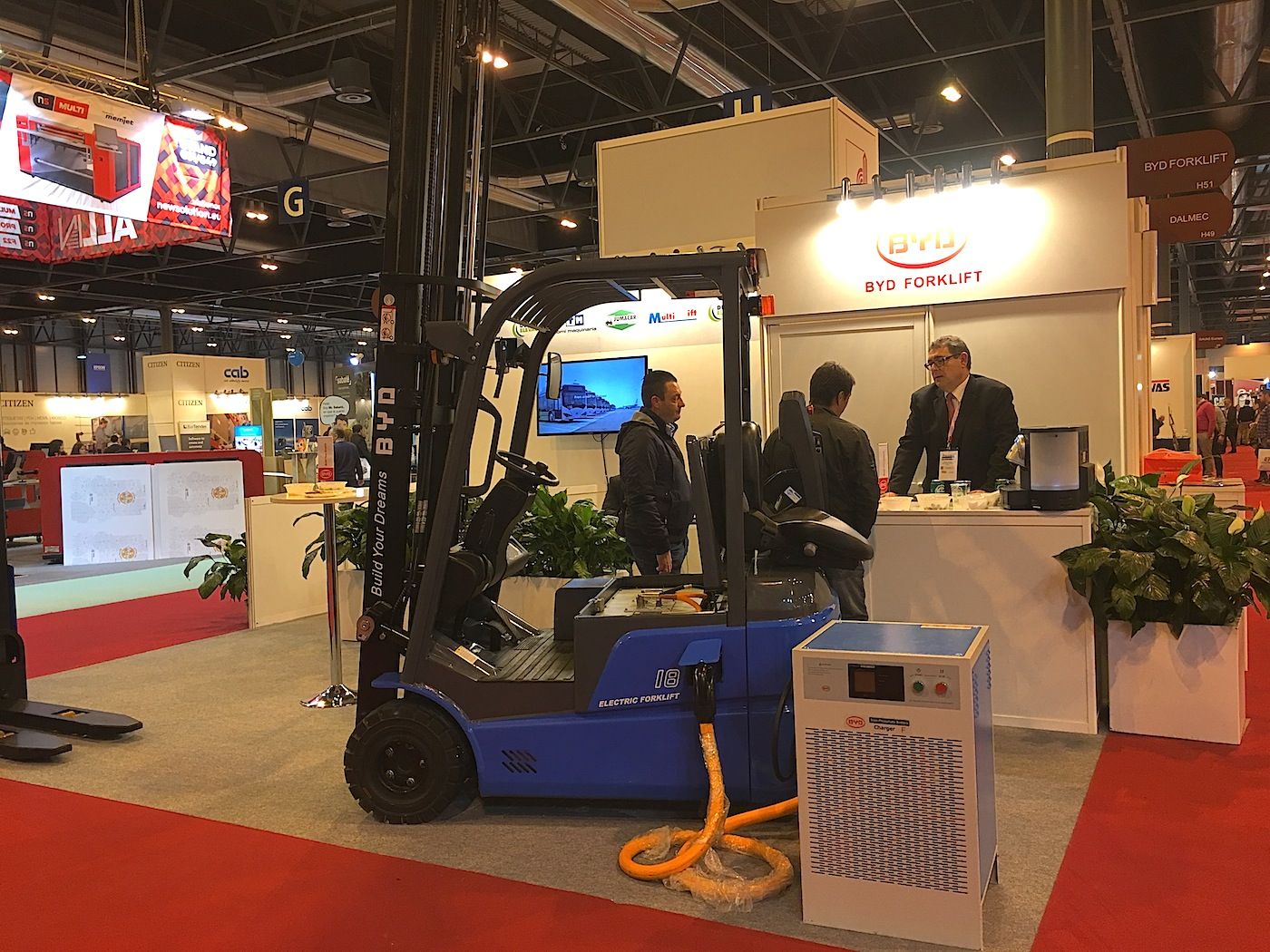 byd-se-presenta-en-logistics-2016