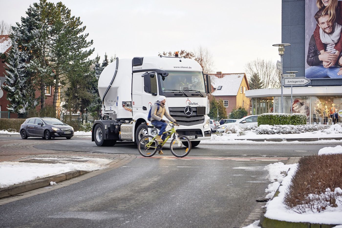El Actros de Mercedes-Benz ya detecta a peatones y ciclistas