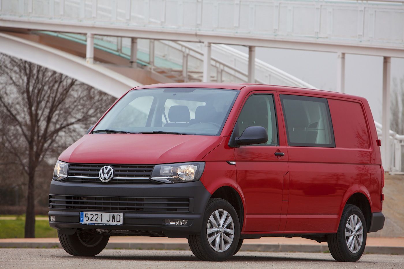 volkswagen-vehiculos-comerciales-lanza-el-nuevo-transporter-mixto-plus