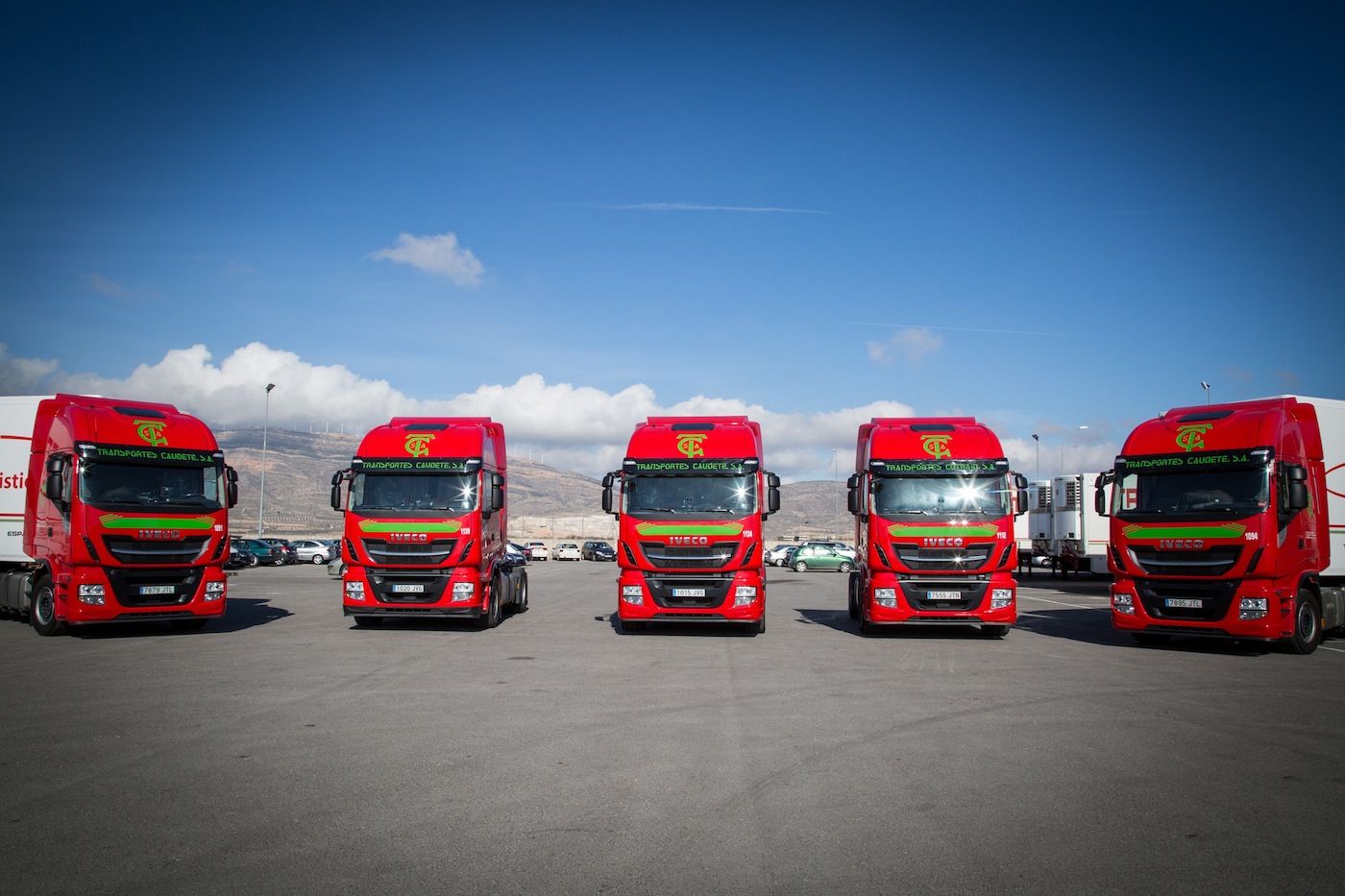 iveco-entrega-el-primer-stralis-tco-a-transportes-caudete