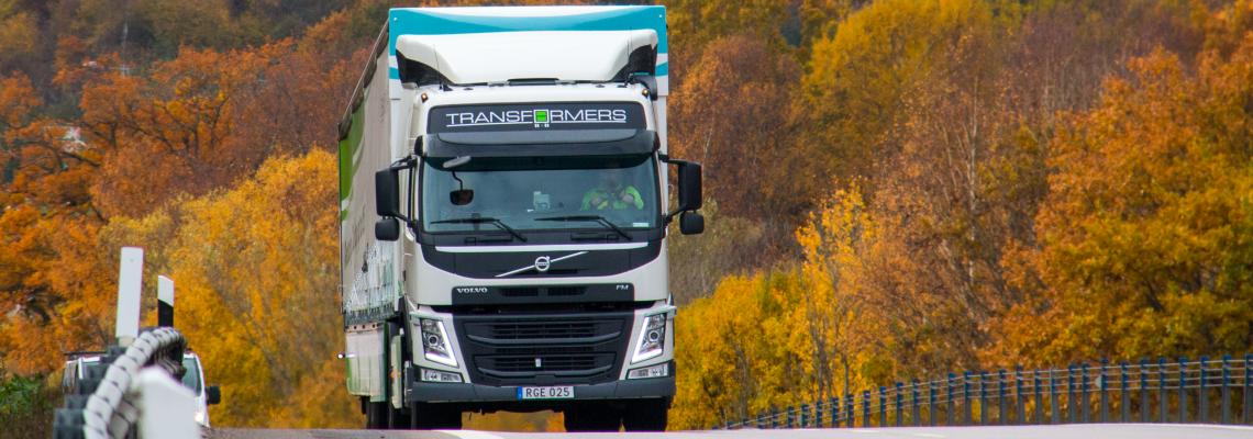 la-iru-y-volvo-presentan-dos-prototipos-de-camiones-capaces-de-transformarse-para-adaptarse-a-la-carga