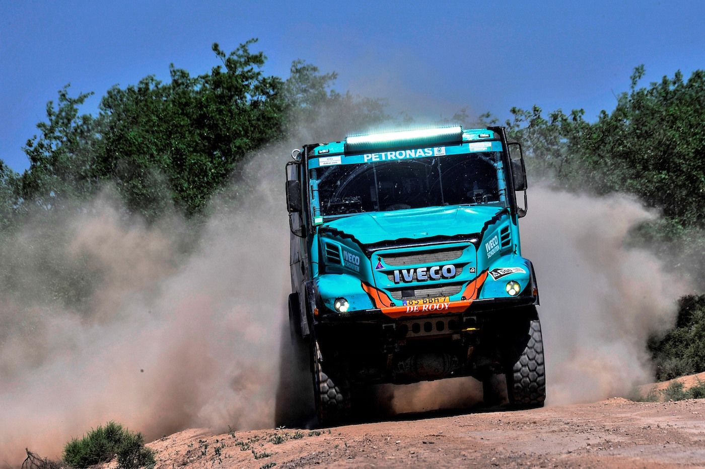 Iveco participa en el Rally de la Seda