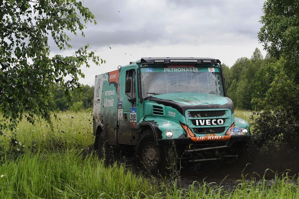de-rooy-ya-es-segundo-en-el-rally-de-la-ruta-de-la-seda