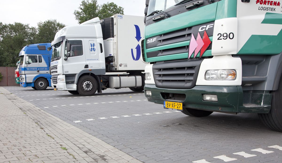 aparcamiento-de-camiones-parking