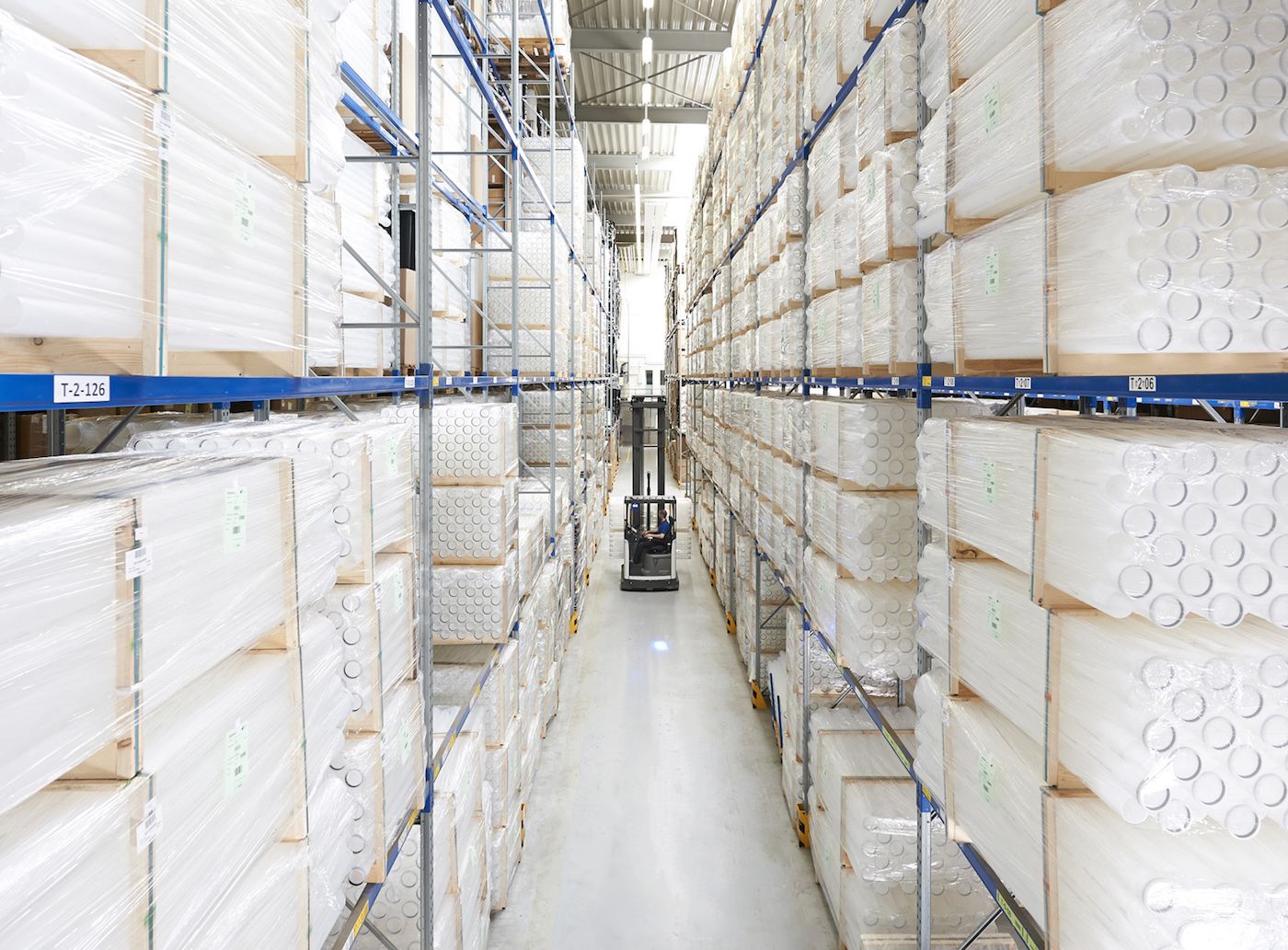 carretillas-de-unicarriers-en-el-centro-de-centrotherm