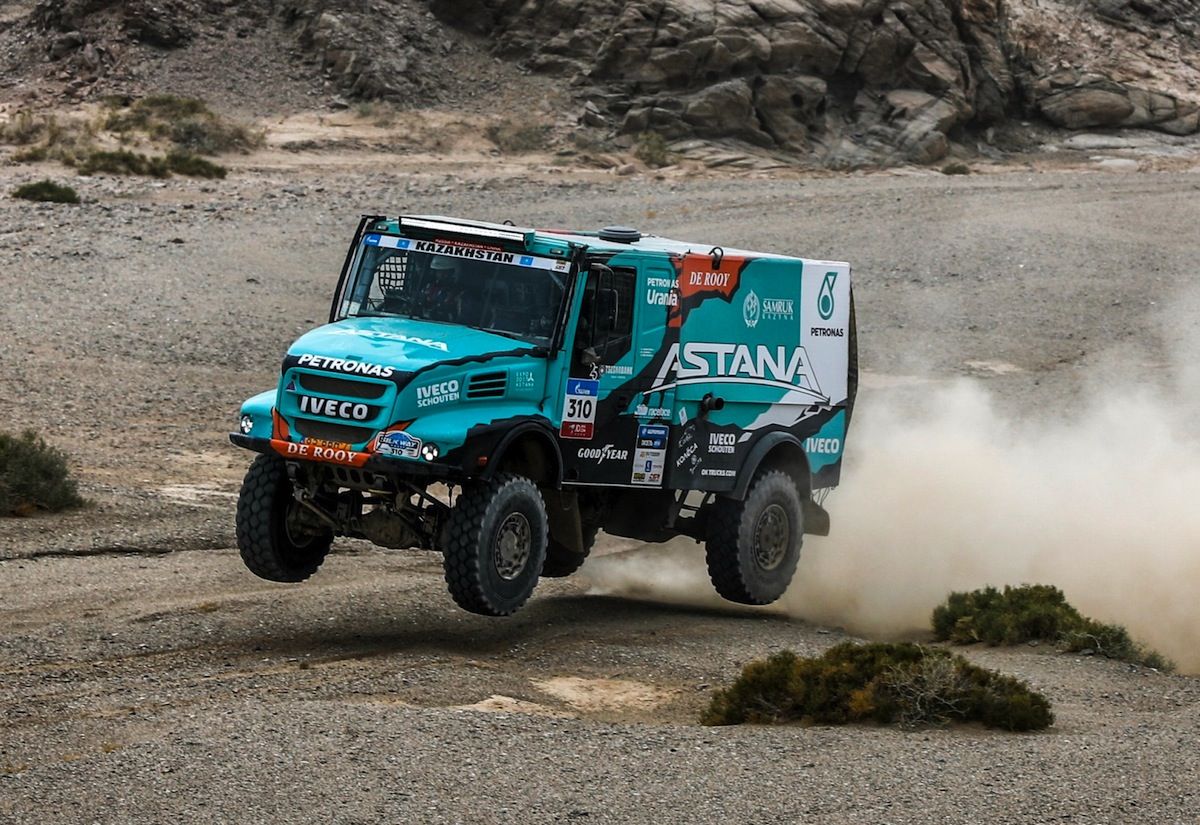 Ardavichus en la decima etapa del rally de la seda