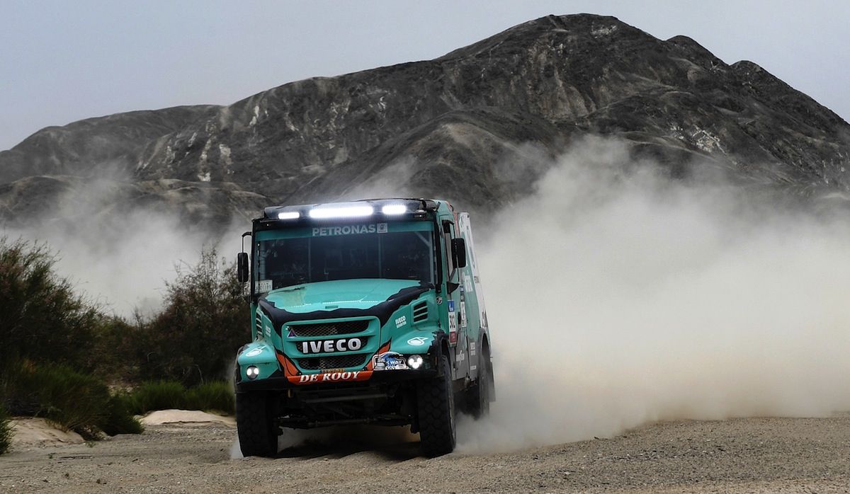 De Rooy en la etapa 11 del rally de la ruta de la seda 2017