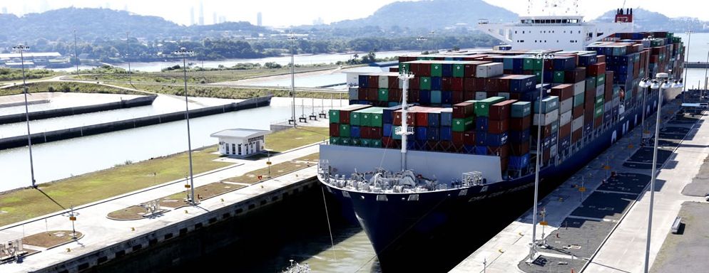 El CMA-CGM Theodore Roosevelt rompe el récord de capacidad en el Canal de Panamá