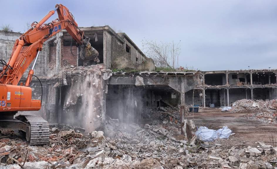 derribo-de-nave-en-ruina