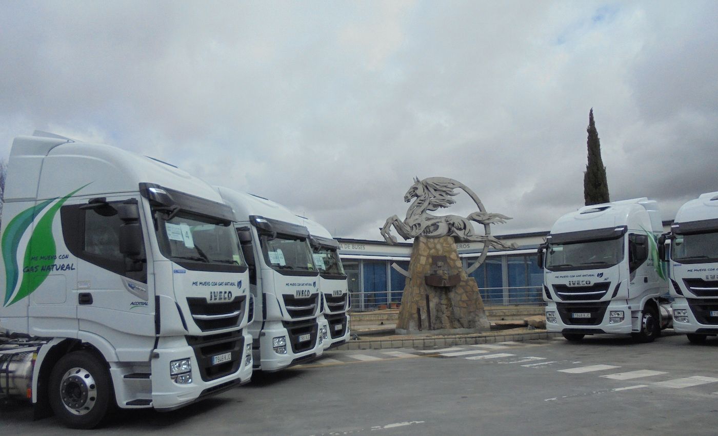 entrega-iveco-stralis-np-400-acotral