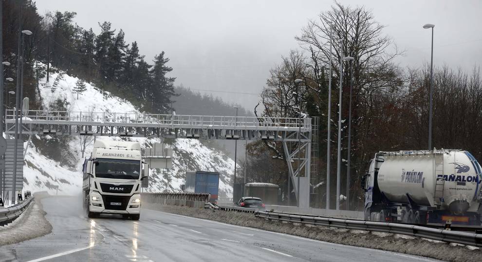 portico-para-el-cobre-del-telepeaje-en-las-carreteras-guipuzcoanas