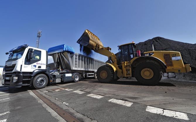 camión para el transporte de carbón para la central térmica de Endesa