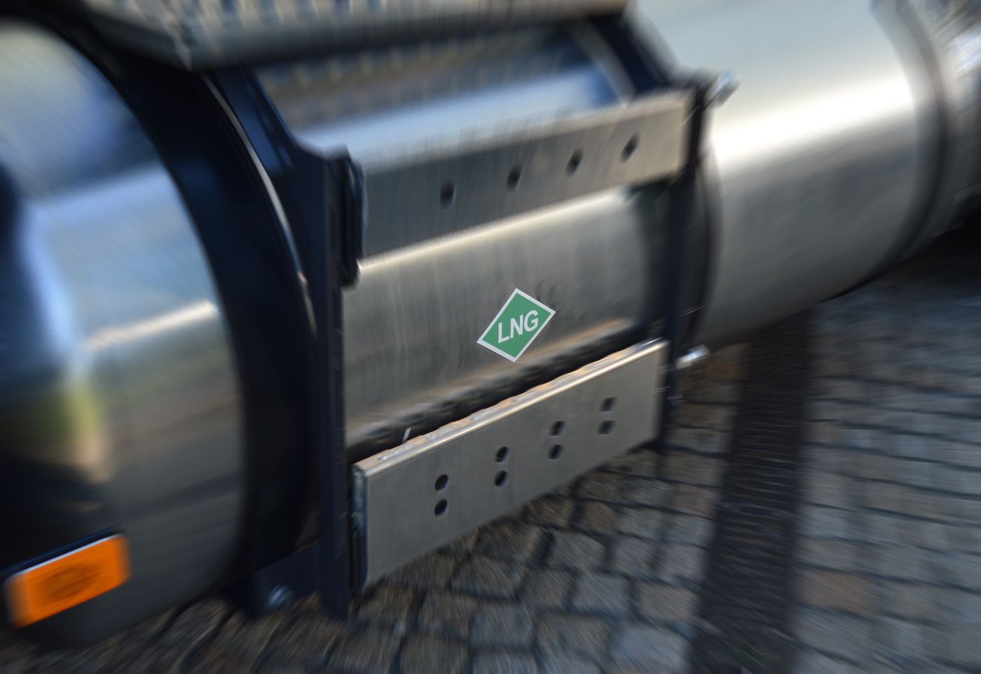 deposito-gnl-desenfocado deposito-gnl-desenfocado