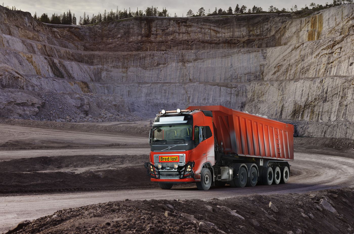 Camion autonomo FH de Volvo Trucks para el transporte de piedra caliza