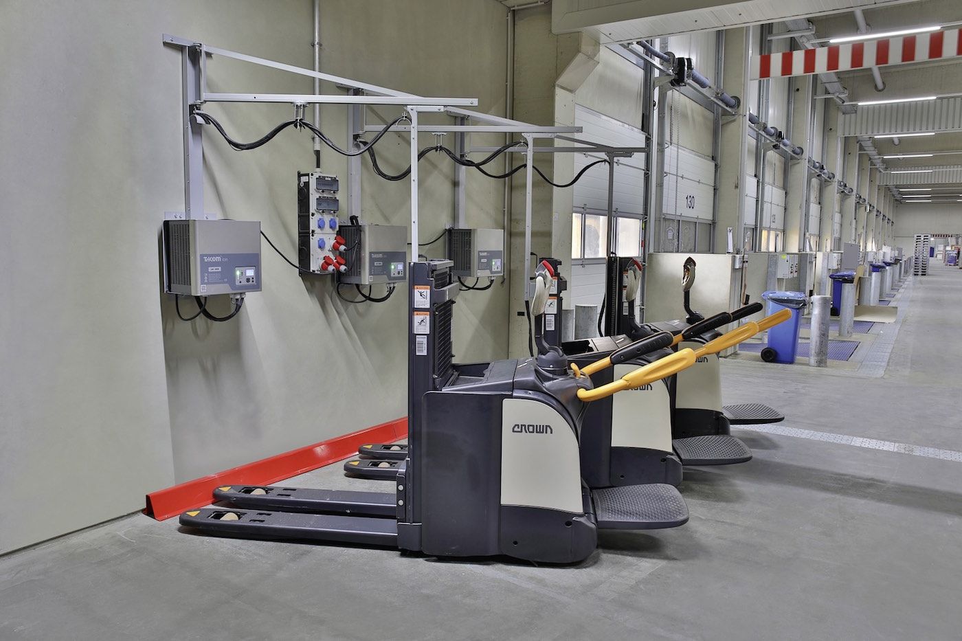 carretillas-de-crown-en-centros-logisticos-de-dachser