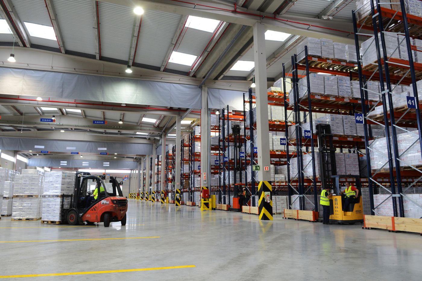 instalaciones-grupo-damm-alfil-logistics-en-zona-franca-barcelona