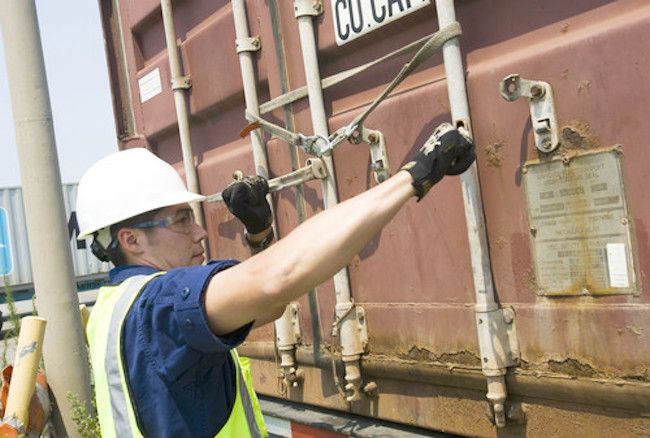 inspeccion-contenedores-agente-aduanas