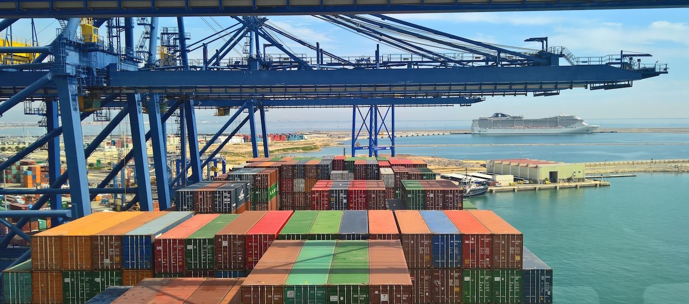 contenedores-en-el-puerto-de-valencia contenedores-en-el-puerto-de-valencia