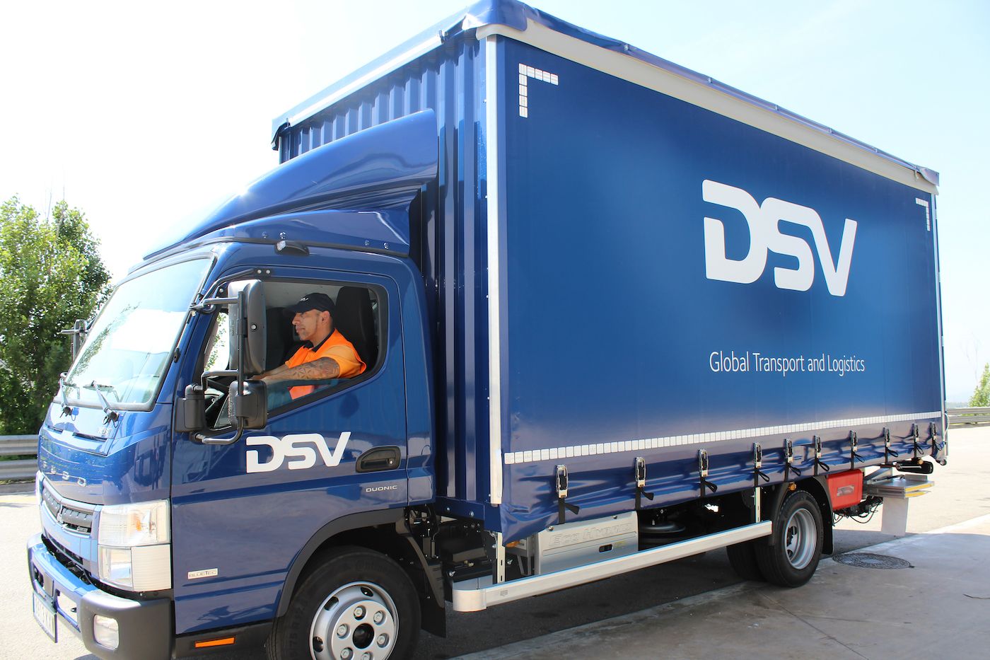 camion-hibrido-de-dsv-para-reparto