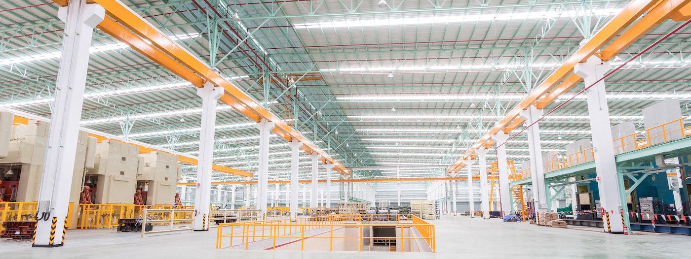 Nave con sistemas de proteccion contra incendios Cottes