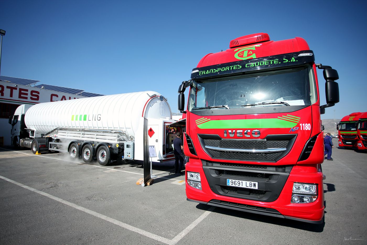 IVECO Stralis NP 460 GNL de Caudete repostando gas