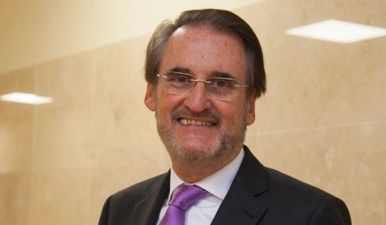 Jaime Revilla Arroyo - Presidente IVECO- Premio Personaje Ilustre de la Automoción Española Jaime Revilla Arroyo - Presidente IVECO- Premio Personaje Ilustre de la Automoción Española