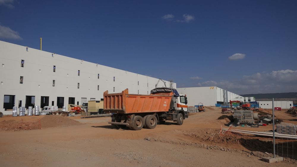 camion-volquete-en-obra-de-Montepino-en-Guadalajara