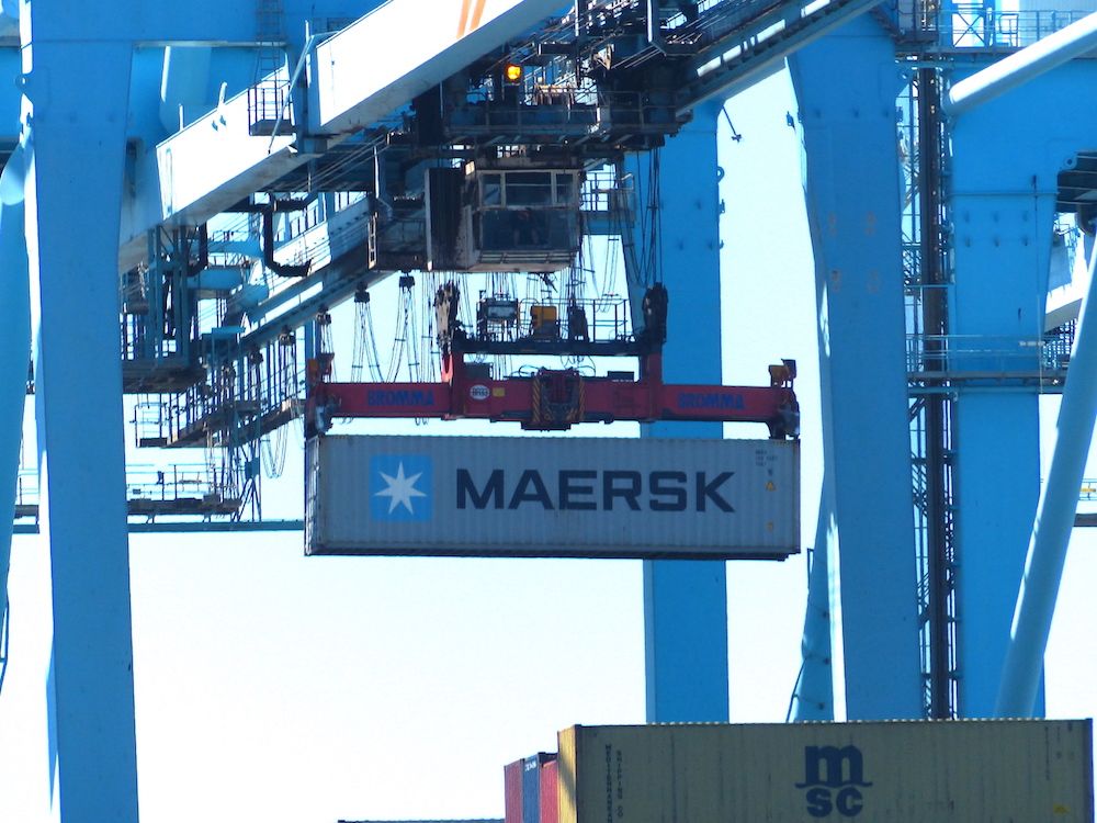 estiba-contenedor-grua-terminal-APM-Algeciras-Maersk