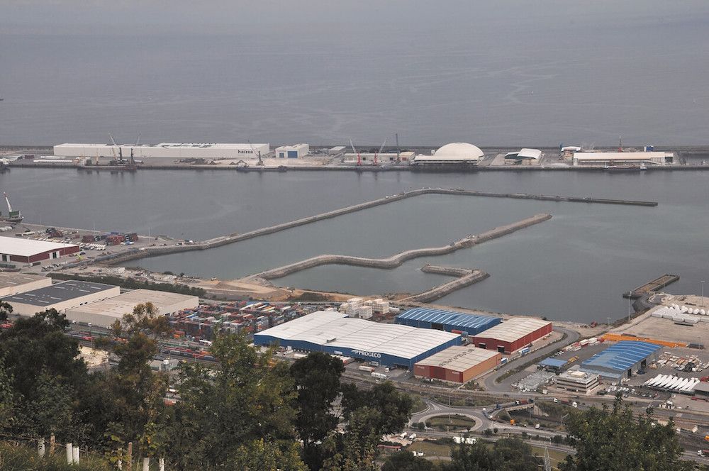 Obras-del-espigon-central-en-el-puerto-de-Bilbao