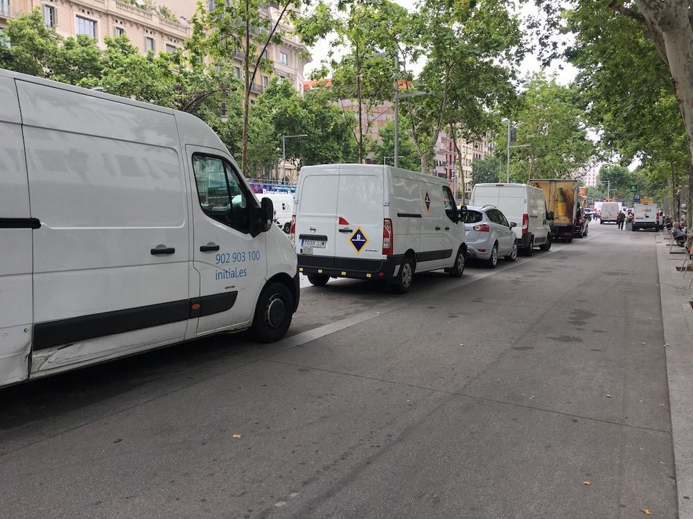 furgonetas-aparcadas-Barcelona