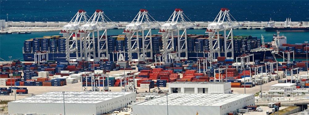 Contenedores en el puerto de Tanger Med