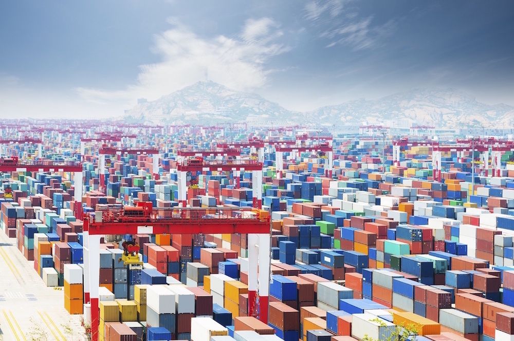 Contenedores en un puerto Contenedores en un puerto