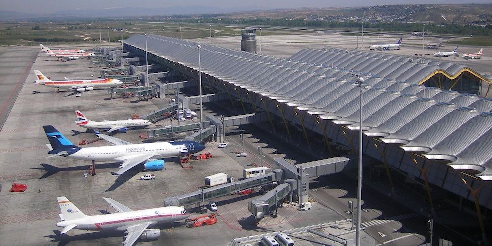 Aviones-aparcados finfer terminal T4 Madrid-Barajas