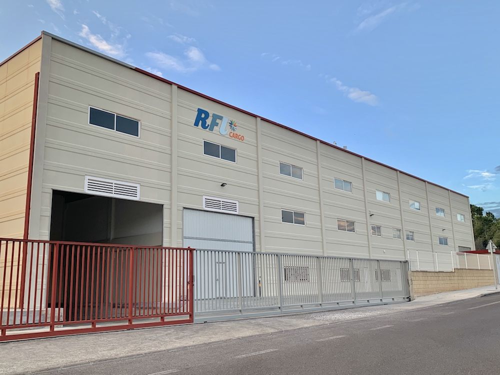 Nave de RFL Cargo en Valencia