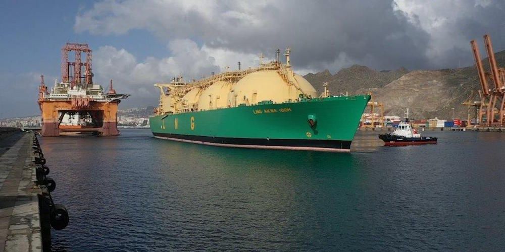 gasero LNG Akwa Ibom de tanques esfericos en puerto Santa Cruz de Tenerife_2