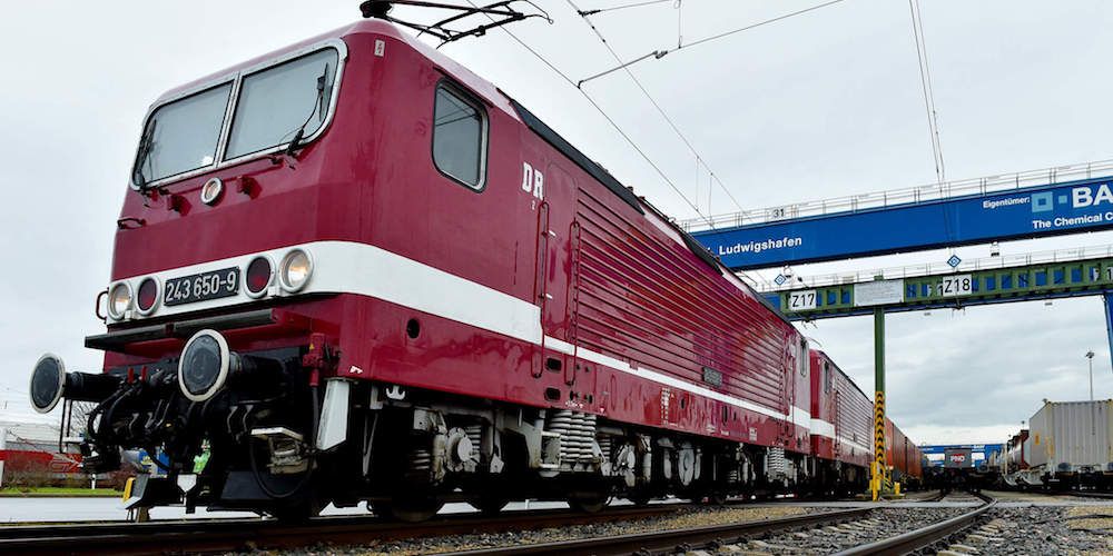 transporte ferroviario de Dachser desde la terminal de Ludwigshafen en Alemania