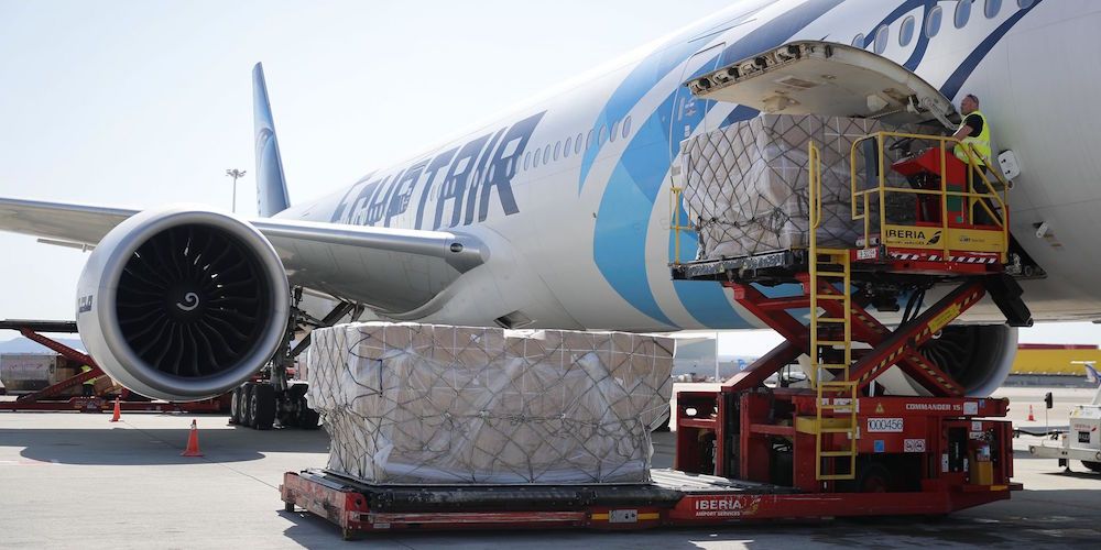 carga aerea avion Comunidad Madrid Barajas mascarillas