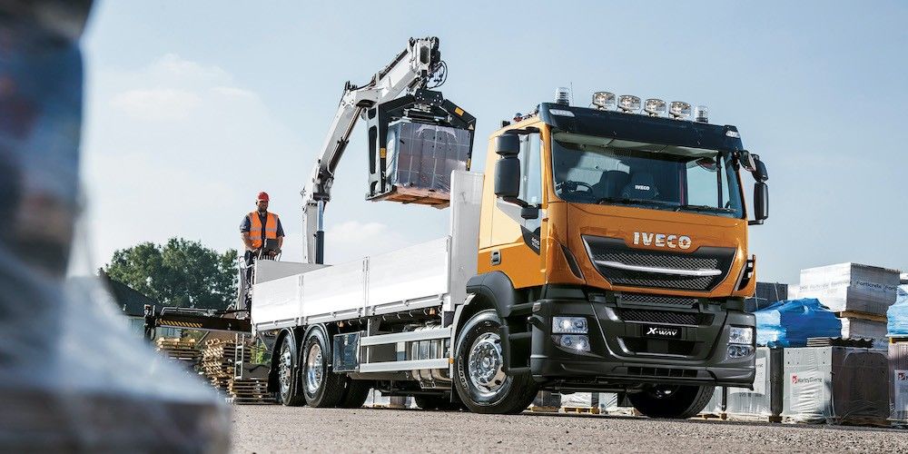 Iveco-X-WAY-con-grua-construccion Iveco-X-WAY-con-grua-construccion