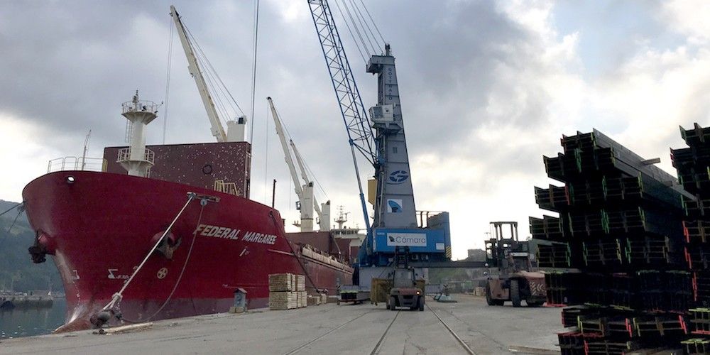 Operativa de Berge en el puerto de Pasajes