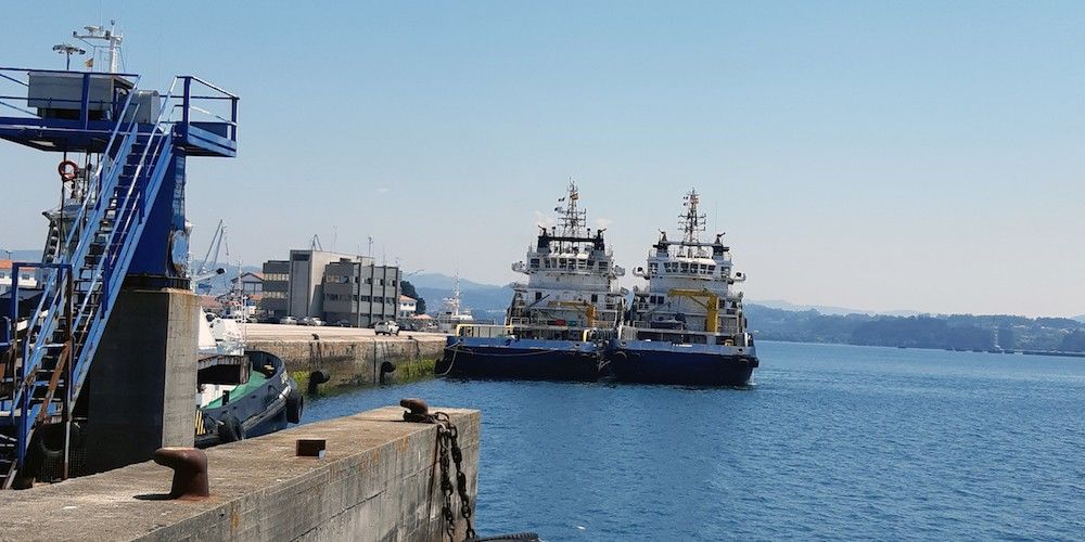 remolcadores de Topaz Energy and Marine en el puerto de Ferrol