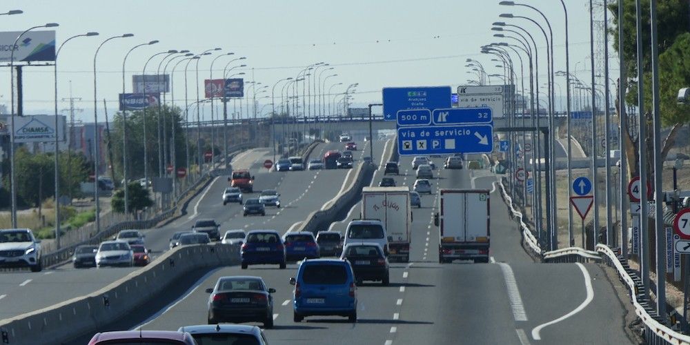 carretera camiones transporte Madrid autovia mercancias